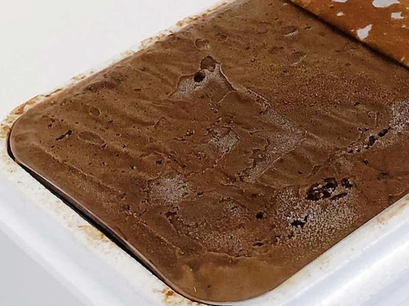 Ooh x Tom&rsquo;s Palette Mala Chocolate Ice Cream Taste Test: Nice Or Not?