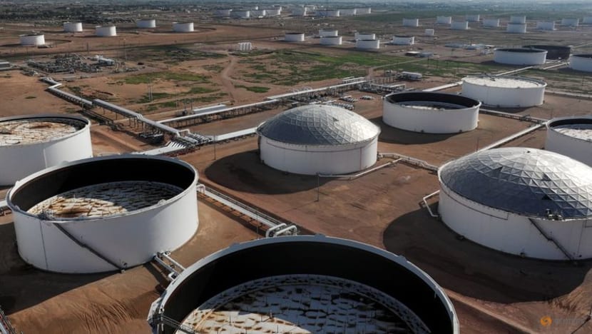 Oil set for weekly loss on fading Mideast supply risks