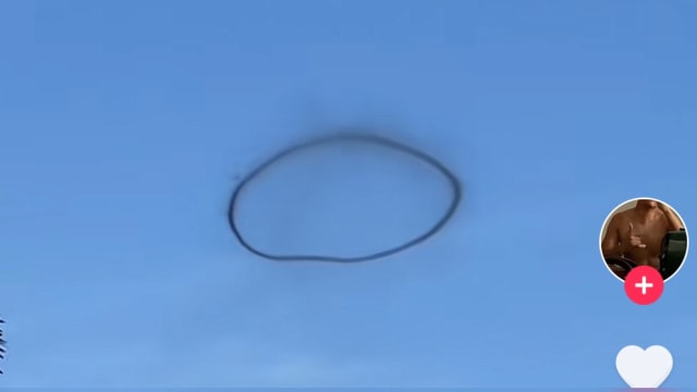 圣淘沙岛上空 又出现神秘“黑环”