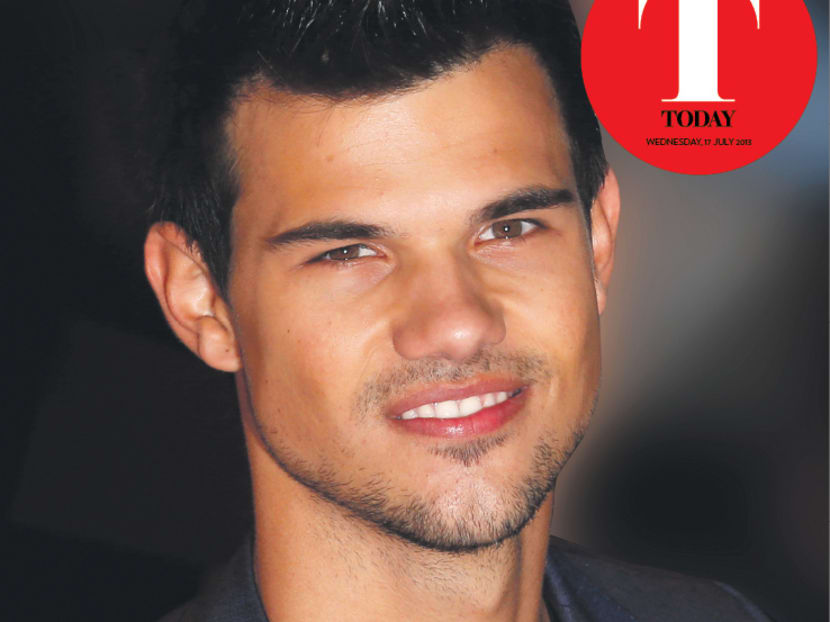 Taylor Lautner gets chummy with grown ups