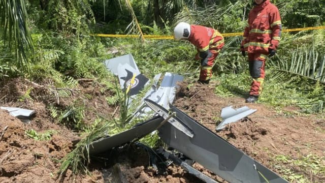 马国小型飞机空中解体 机组人员下落不明