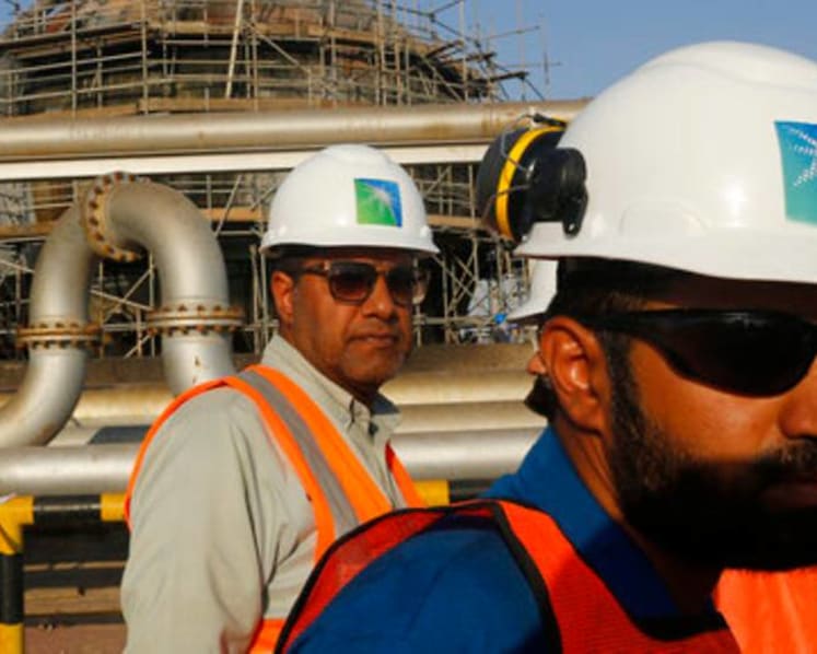 Saudi oil giant Aramco reports 30% drop in payments to state