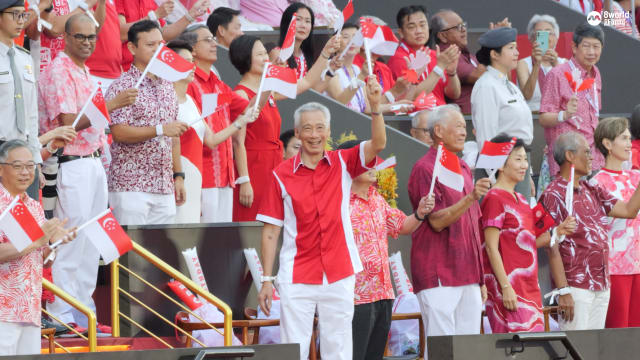 首次以国务资政身份出席国庆 李资政：团结一致必能走得更远