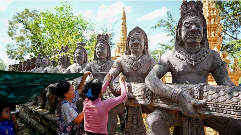 Cambodia says Thai airstrikes hit Siem Reap, home province of heritage temples