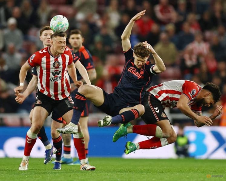 Forest eight points clear of relegation zone after 5-0 rout of Sunderland