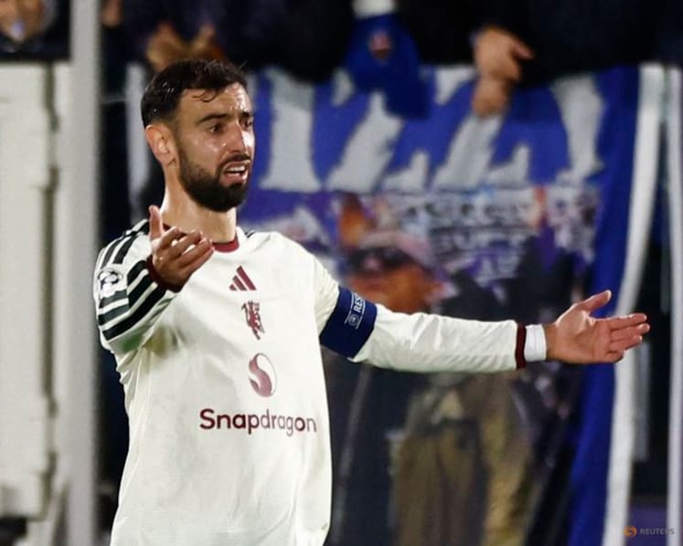 Fernandes questions United's tactics after Como hammering