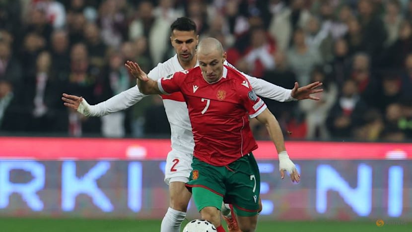 Turkey beat Bulgaria 2–0 to secure playoff place
