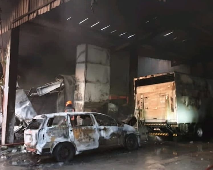 Fire breaks out at Defu Lane vehicle workshop