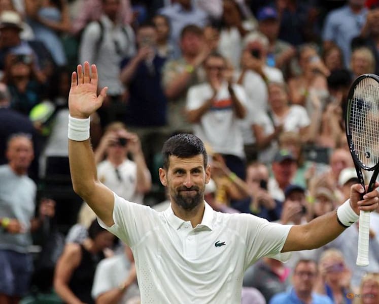 No chinks in Djokovic armour as he rolls over Tsitsipas to reach third round