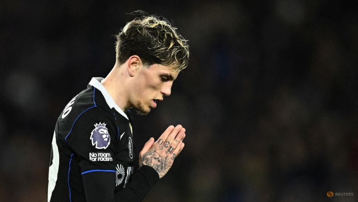 Aston Villa chiêu mộ cầu thủ từ câu lạc bộ bóng đá Chelsea theo hợp đồng cho mượn có điều kiện mua đứt