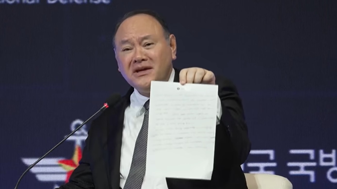 菲律宾防长称收到字条重申南海主权 指责中国“霸凌”