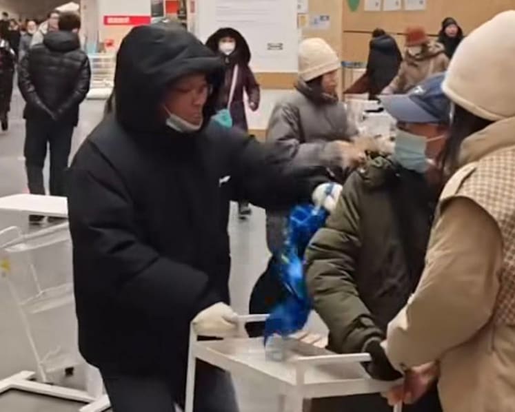 Shoppers clash over furniture at Ikea amid China store closures