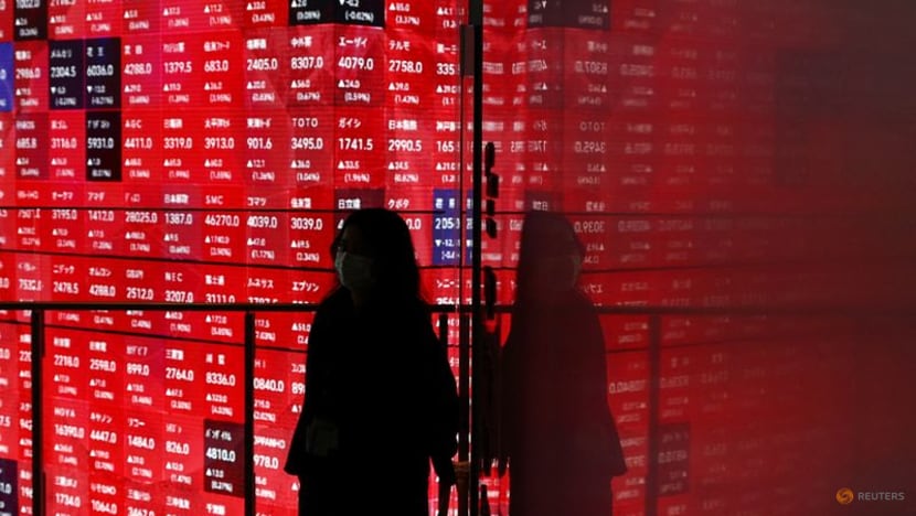Asian markets mixed as investors eye trade talks