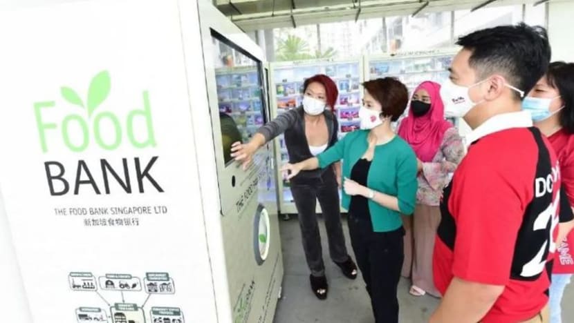 Mesin layan diri Food Bank dilancar di Choa Chu Kang bagi penduduk memerlukan
