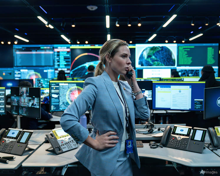 Commentary: A dynamite film, but a house of cards on nuclear reality