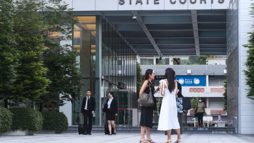 Jail, fine for male Foodpanda delivery rider who punched female Deliveroo rider over theft claim Jail, fine for male Foodpanda delivery rider who punched female Deliveroo rider over theft claim