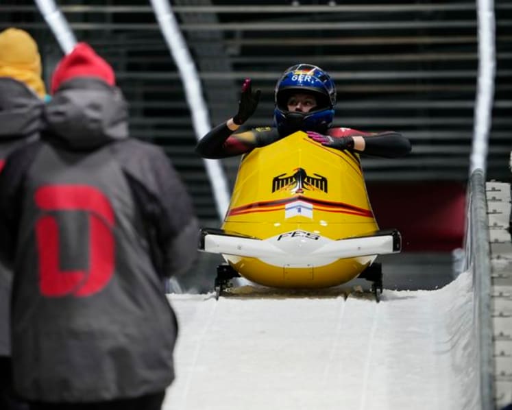 Bobsleigh-Germany's Nolte holds nerve to retain Two-Woman title