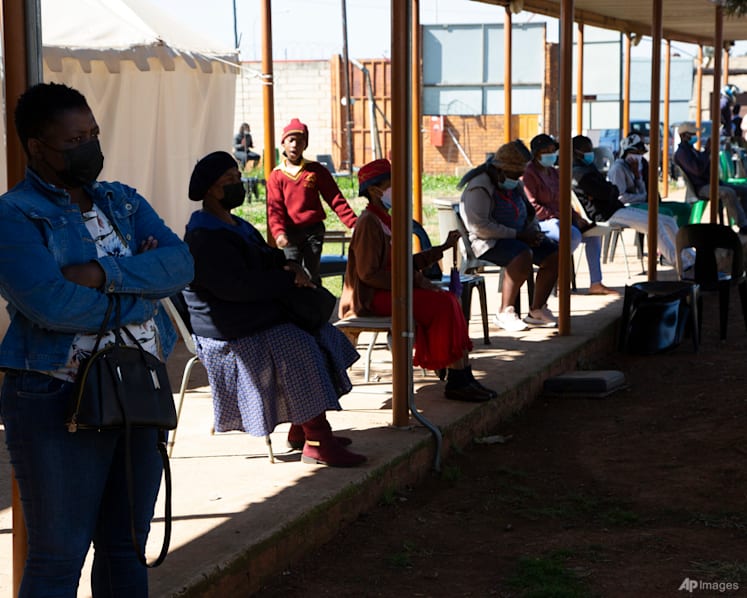 South Africa in new surge of COVID-19 from variants of Omicron