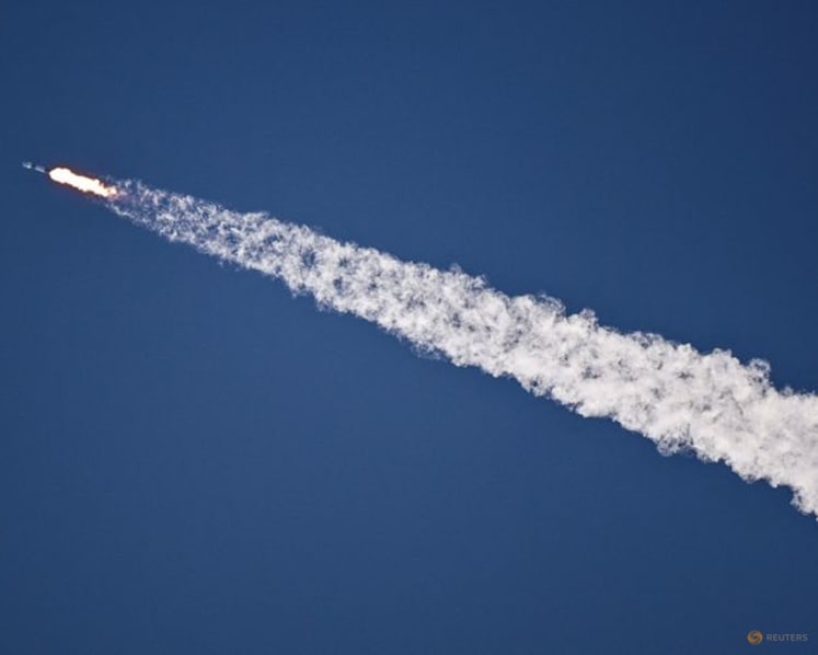 Starlink user growth accelerates as SpaceX eyes public market debut, report says
