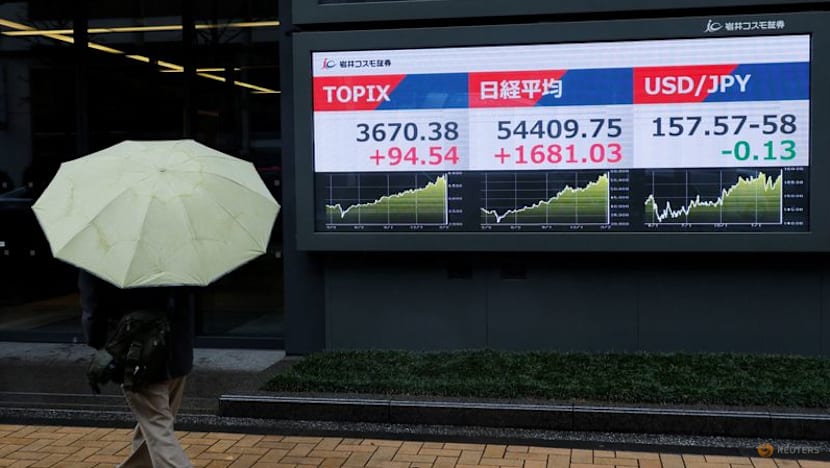 Oil prices surge as supply fears offset IEA's record stockpile release