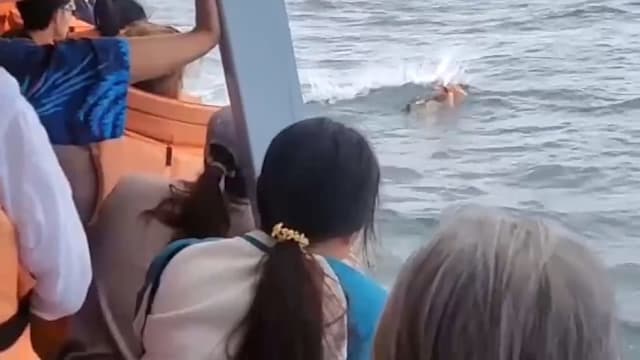 美国男子芭堤雅乘船时跳海 被救后三次跳回海中