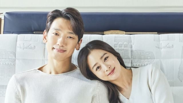 Rain、金泰希遭目击在日本旅游　婚变传闻不攻自破