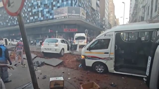 南非发生不明原因爆炸 41人受伤