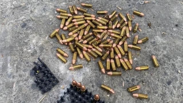 废弃沙发发现142发子弹 台湾警方展开调查