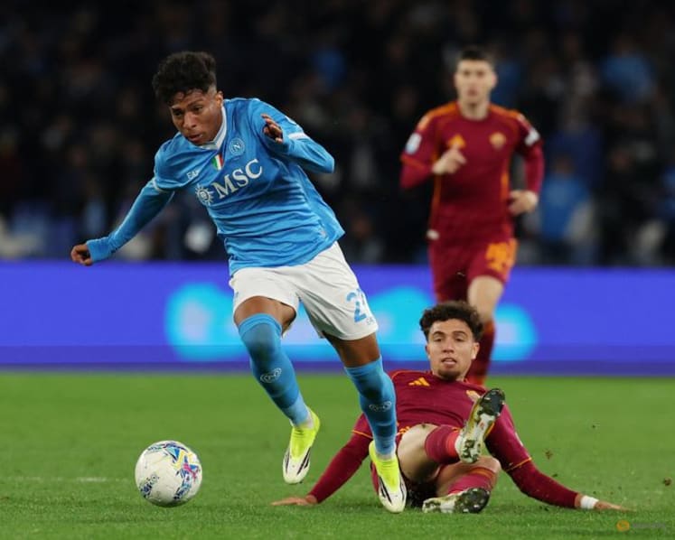 Napoli stay third after late goal earns 2-2 draw with Roma