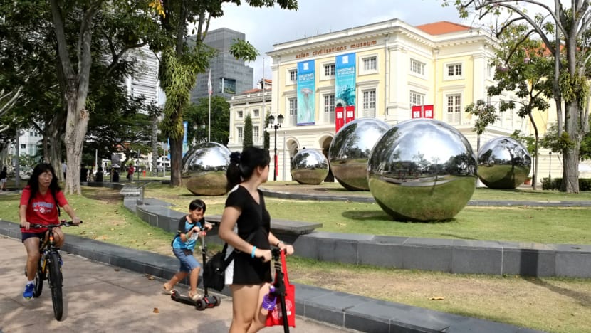 Tours take public on a walk of art