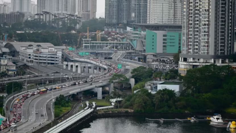 Trafik sesak dijangka di pusat pemeriksaan SG-Malaysia jelang cuti sekolah Sep