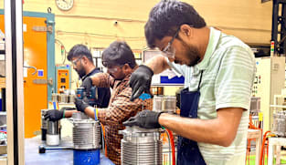 EVolusi Asia: Produsen EV cari alternatif motor listrik tanpa unsur tanah jarang, India tawarkan solusi