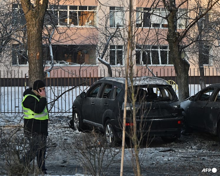Almost half of Kyiv without heat, power, after Russian attack