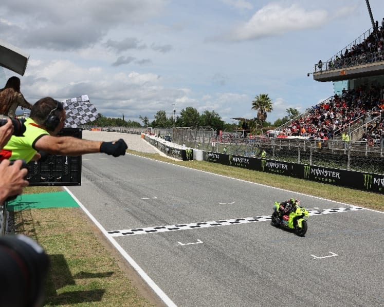 Di Giannantonio wins crash-marred Catalan GP after double red flag drama
