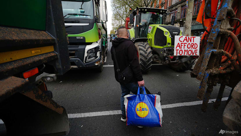 Fuel protests disrupt Ireland as over a third of service stations run dry