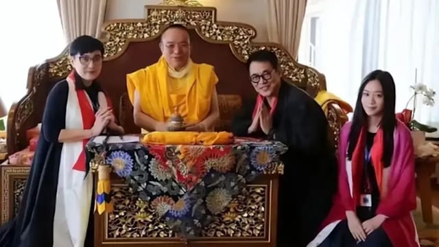 神隐2年现身！64岁利智同李连杰远赴尼泊尔，状态引关注