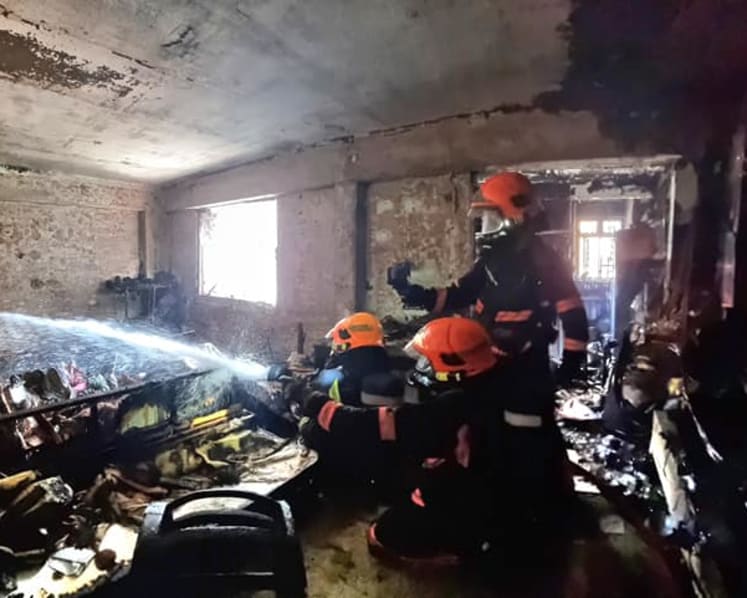 5 people taken to hospital after 'raging' fire in Bukit Merah flat