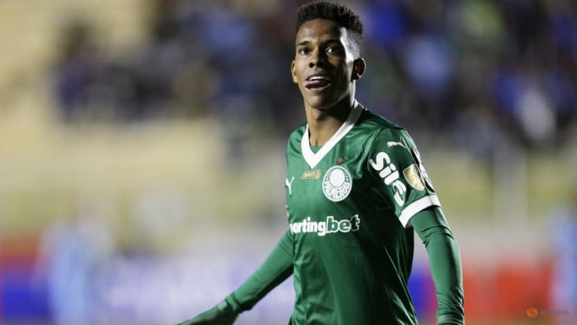 Birthday boy Estevao scores then vomits as altitude takes its toll in La Paz