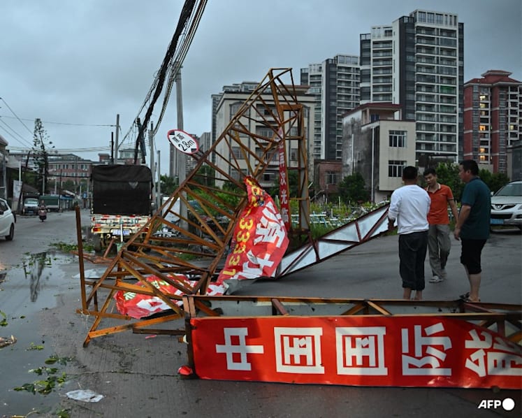 Typhoon Ragasa bears down on southern China after killing 17 in Taiwan