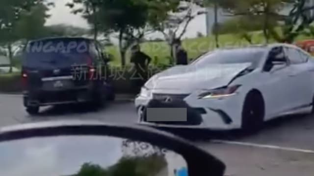 淡滨尼快速公路发生交通事故 三人送院