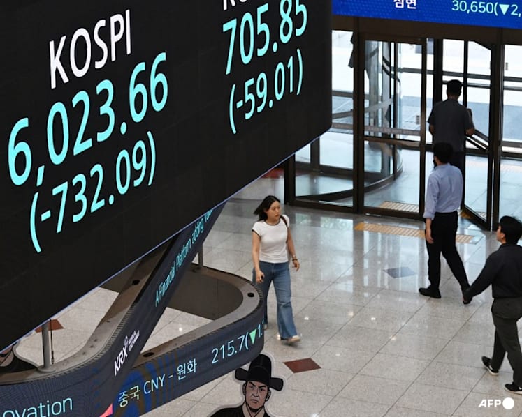 Asian stocks stutter after rout, Fed leaves markets guessing on rates