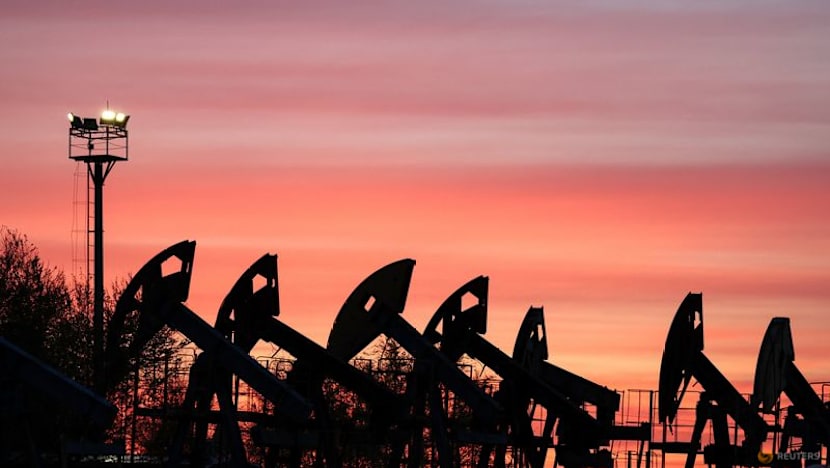 Oil steadies after two-day slump as investors eye Hormuz traffic