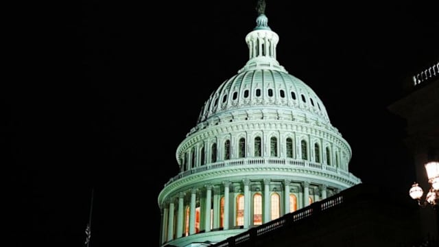 美国参议院通过临时拨款法案 联邦政府停摆有望结束