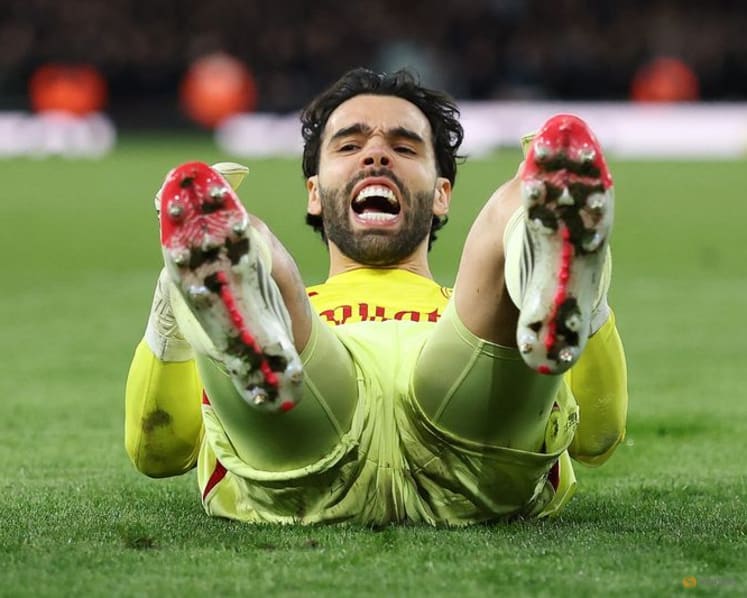 Timber header earns Arsenal crucial win over Chelsea