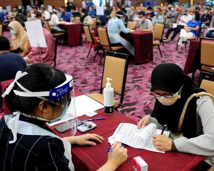 Malaysia’s COVID-19 infectivity rate rises to 1.0; government monitoring hospital admissions