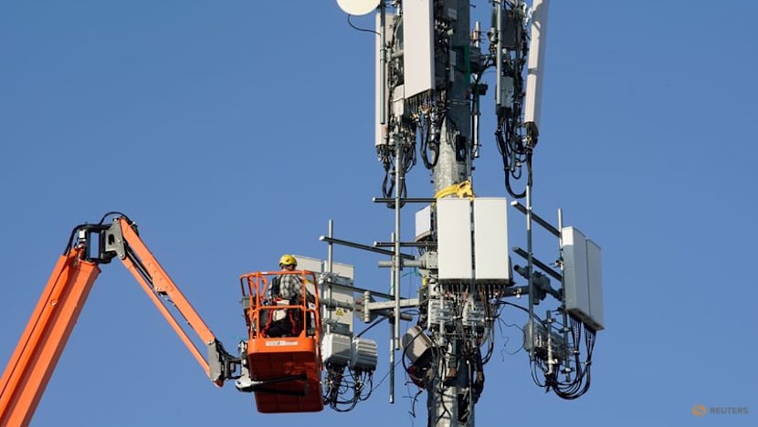 Verizon forecasts upbeat annual profit as wireless subscriber growth hits six-year high