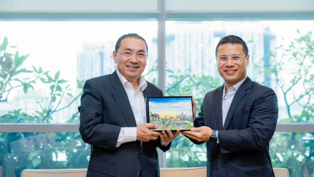 李智陞和台湾新北市长侯友宜就城市发展等课题进行交谈