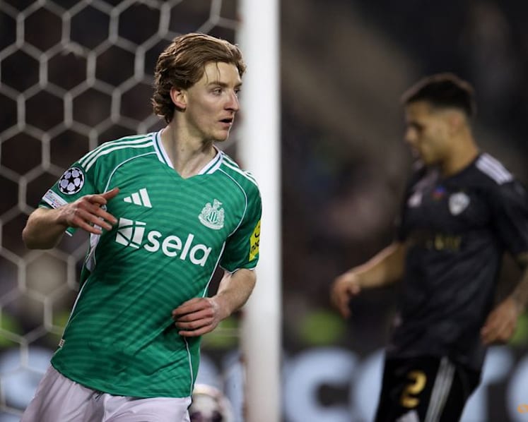 Gordon scores four as Newcastle hammer Qarabag to move to brink of last 16
