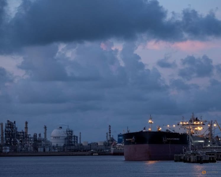 Ample supply buffers US oil cargoes from price shock as Europe, Asia prices surge