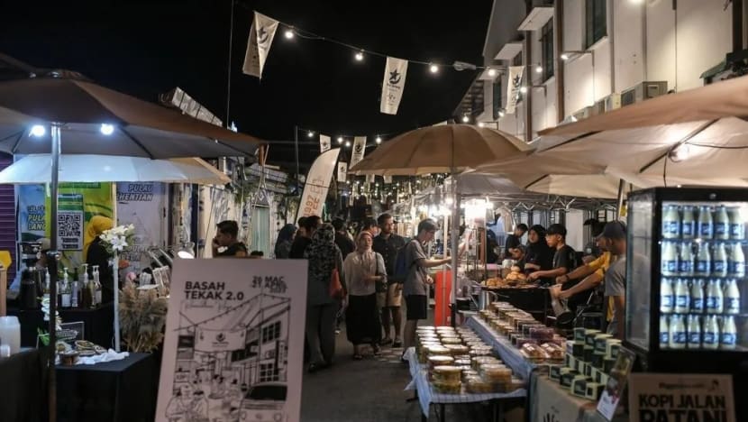 3 anak muda ambil inisiatif suntik nafas baru kepada lorong terbiar di Kedah jadi bazar Ramadan 3 anak muda ambil inisiatif suntik nafas baru kepada lorong terbiar di Kedah jadi bazar Ramadan